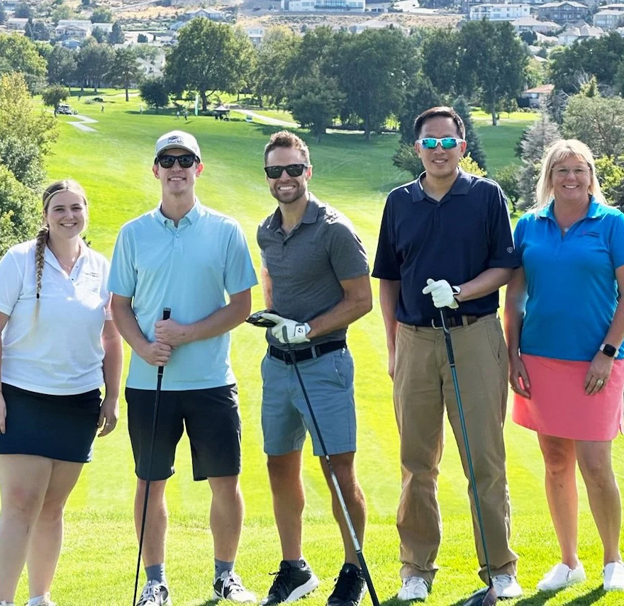 radiologist team playing golf together
