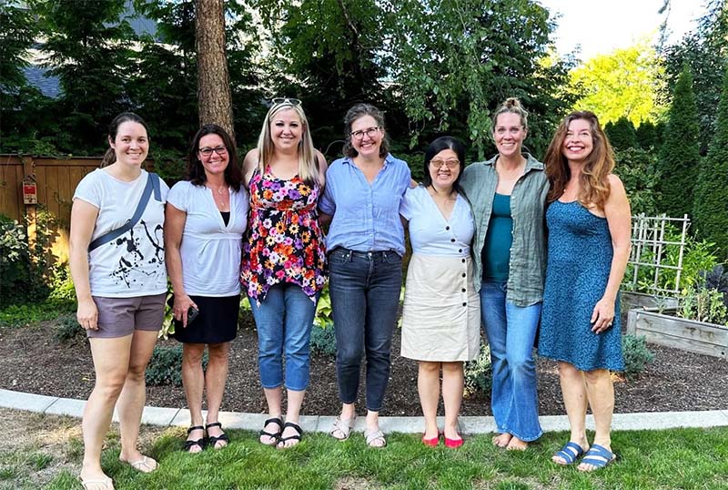 radiologist women team taking a group photo together